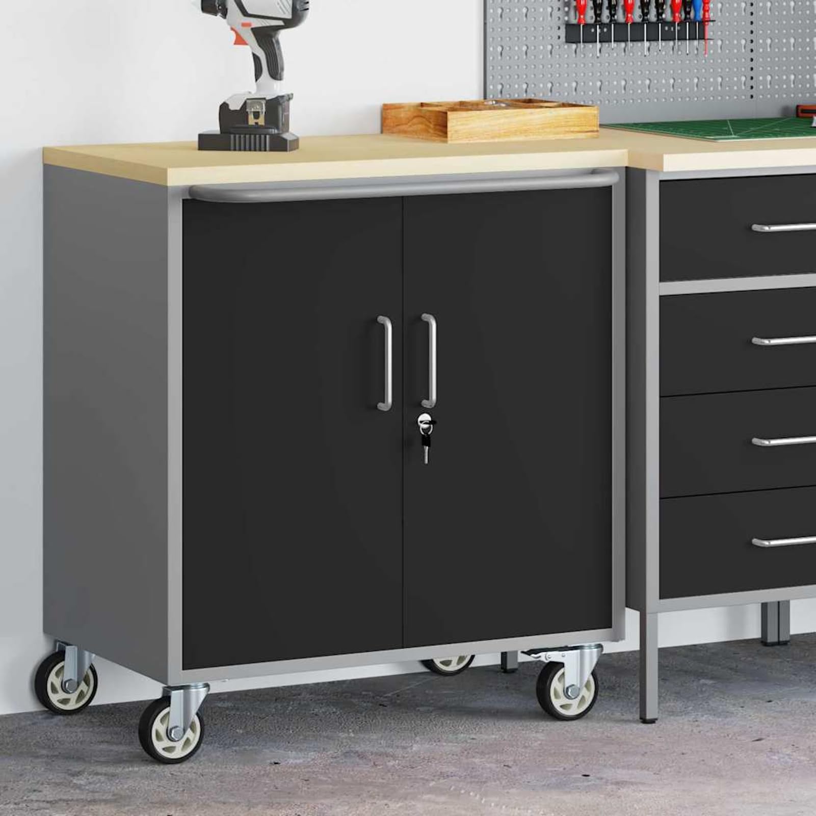 Homgoday Banco da Lavoro Industriale con Ruote 75x45x85 cm Nero/Grigio in Legno e Acciaio con 1 Serratura a camma e 1 ripiano carico Max 100 kg.