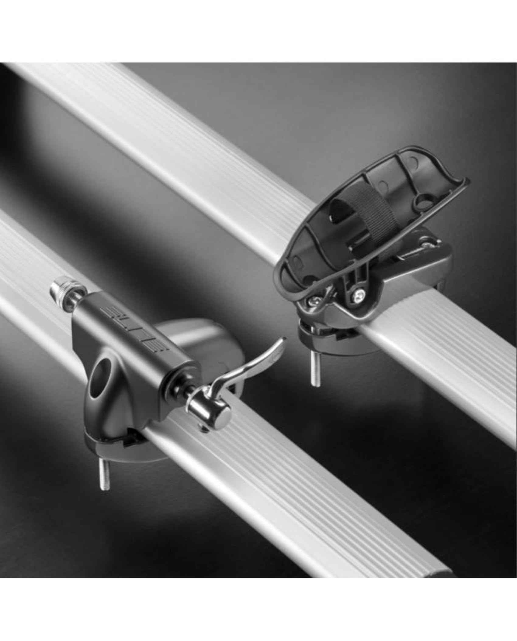 ELITE Portabici da Tetto Sanremo 40 in Alluminio – Preassemblato con Sgancio Rapido – Compatibile con Freni a Disco e Perni Passanti 12x100 – Barre Portatutto fino a 80x50 mm – Portata Massima 16