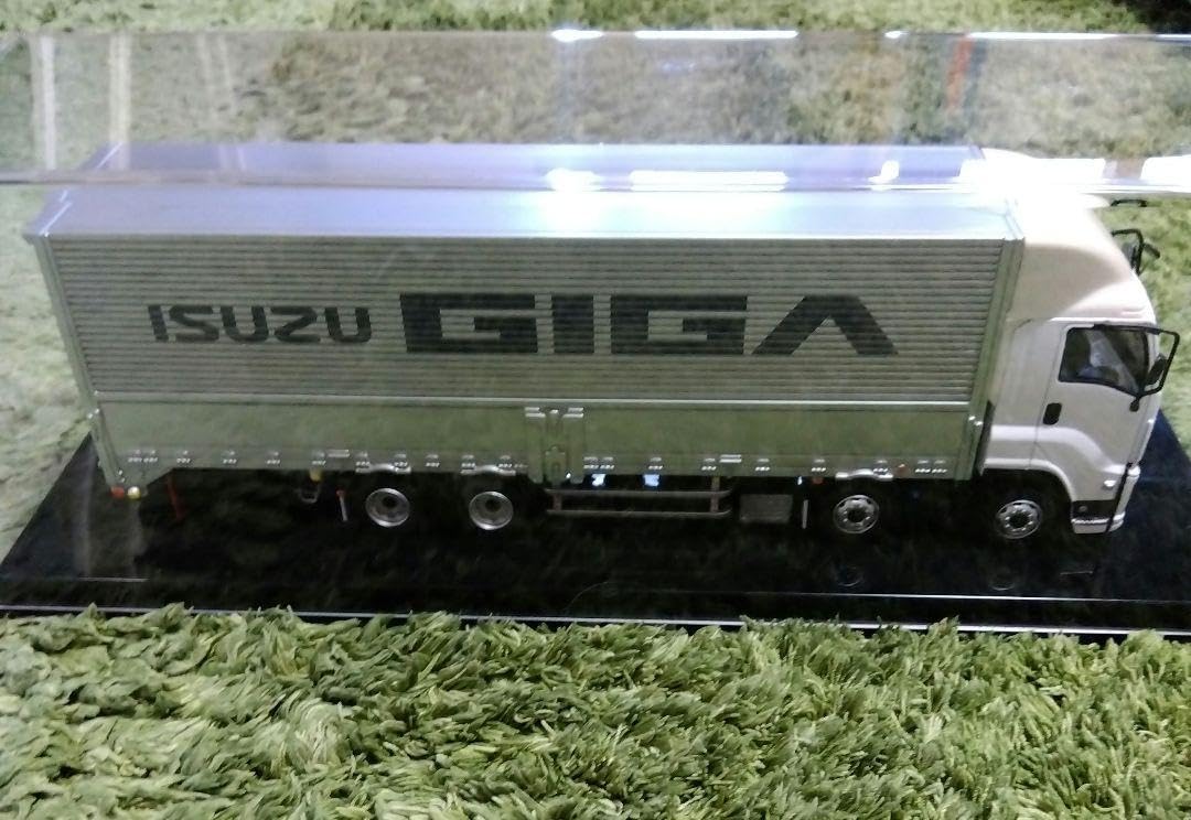Amazon.co.jp: いすゞ ギガ 大型車 底床4軸 ウイング車 ミニカー