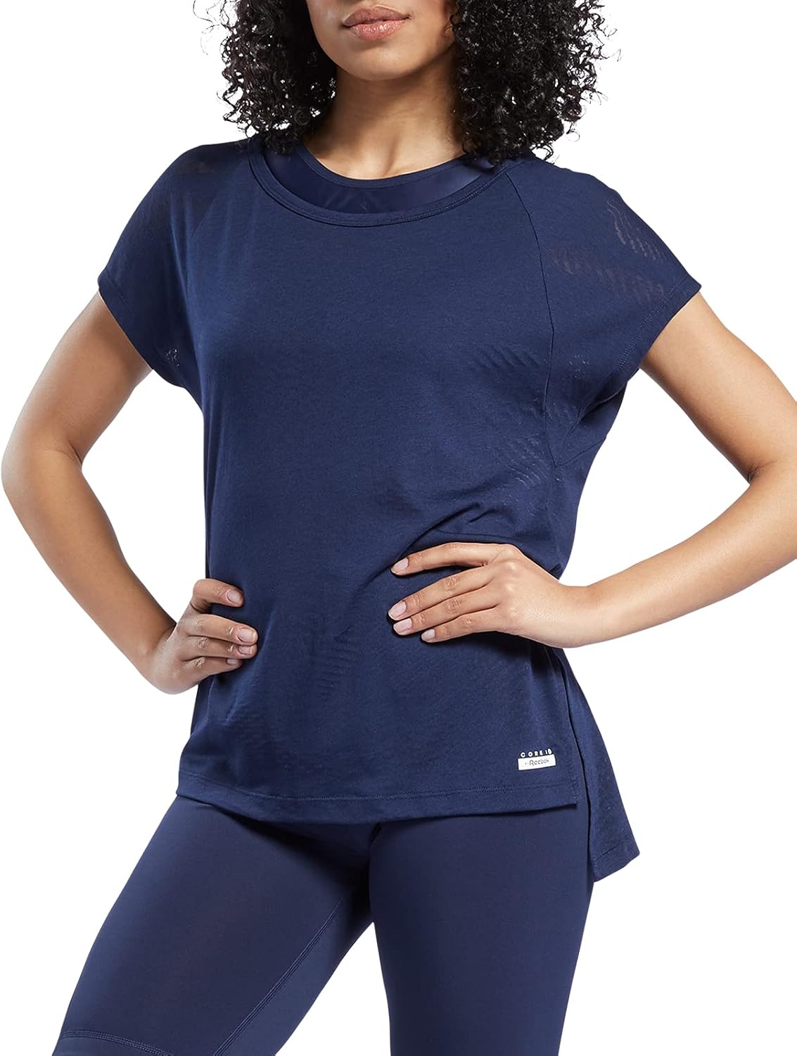 Camiseta asimétrica Core 10 de Reebok para mujer azul marino mediana