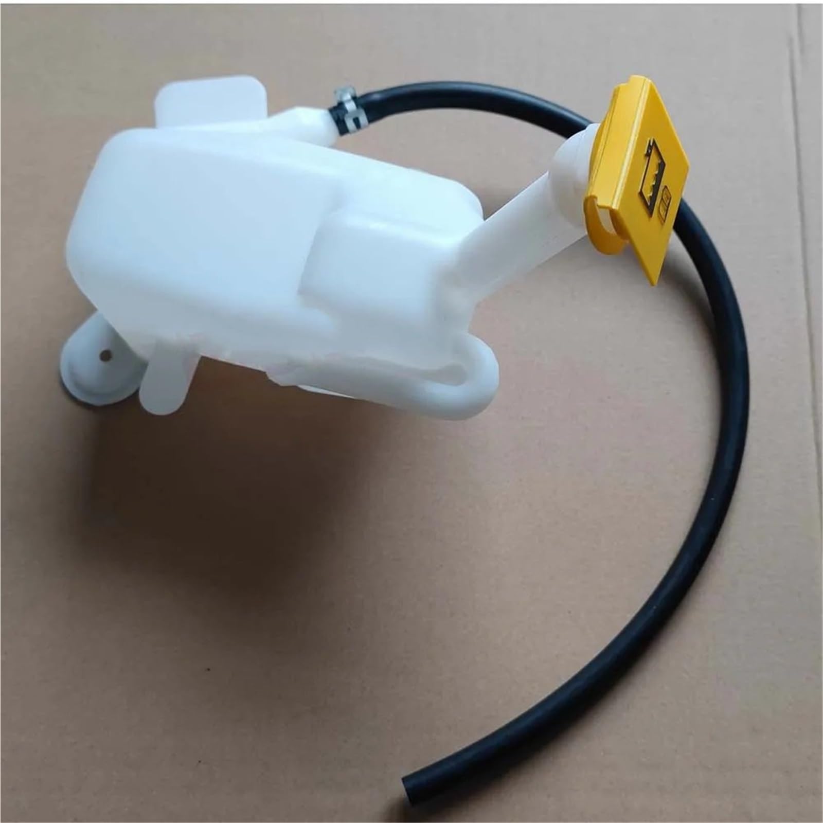 Zbiornik płynu chłodzącego pasuje do Dodge Neon 2000-2005 SX 2.0 2003-2005 z korkiem i wężem 5278027AB