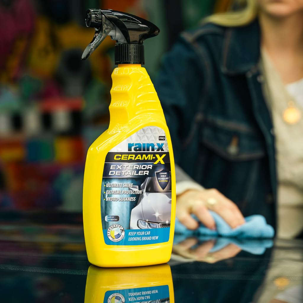 Rain-X Cerami-X Detailer Premium – Recubrimiento Cerámico de Alto Brillo – Protección Duradera Contra Intemperie y Rayos UV – Efecto Hidrofóbico y Sin Rayas + Paño de Microfibra– 750 ml