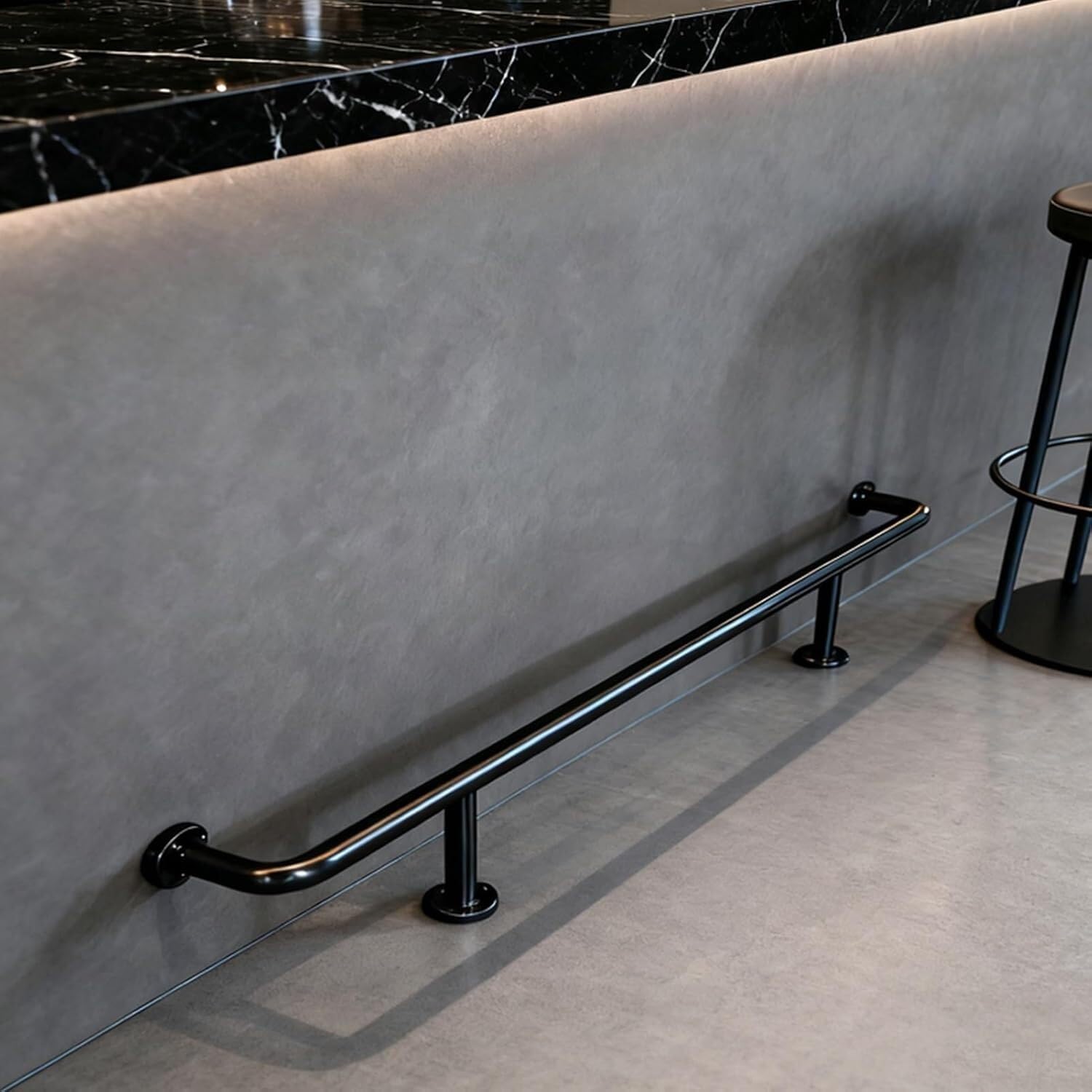 Repose-pieds bar et main courante 90cm pour vos soirées au comptoir