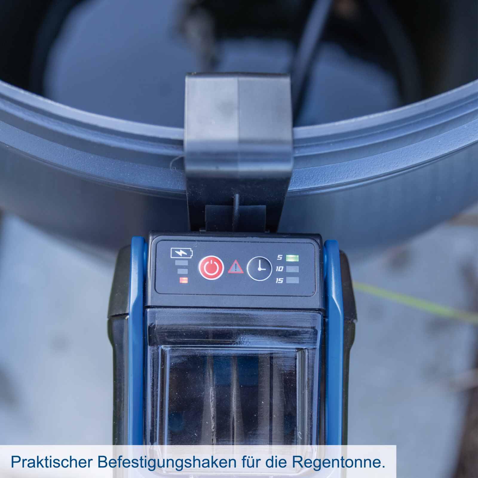 Scheppach Akku Regenfasspumpe C-RBP2000-X mit 2m Schlauch | Fördermenge 2000L/h | Förderdruck 2bar | Förderhöhe 20m | Eintauchtiefe 1,8m | 20V-IXES-Serie | 10 Jahre Garantie | mit 2Ah Akku & Ladegerät