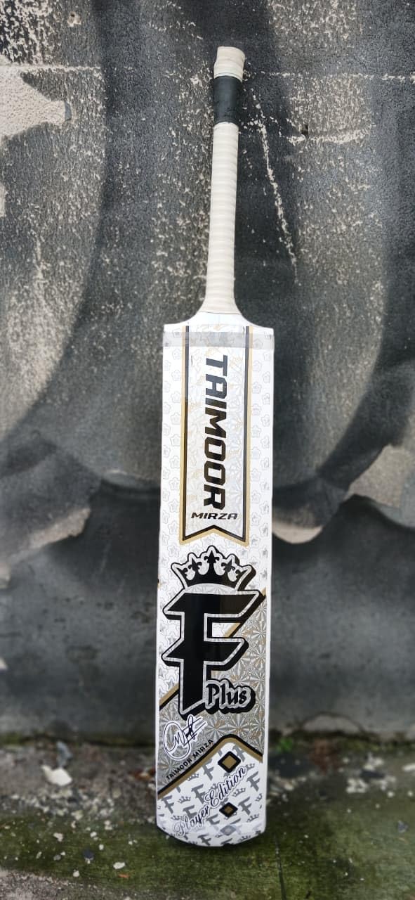 Saki 2024 Srilankan Noix de coco Tape Ball Bat