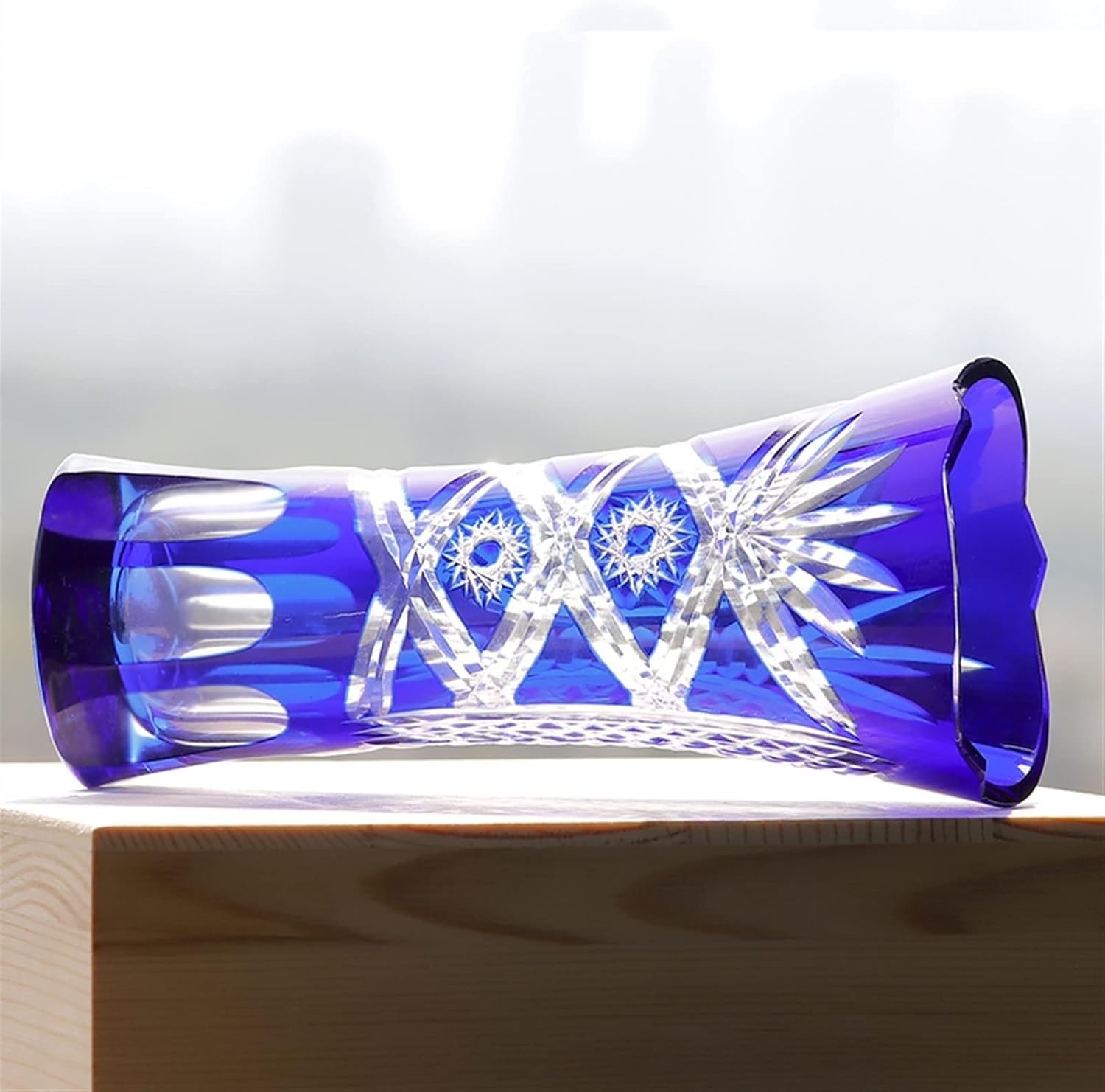 Mengli-99 - Florero elegante de estilo checo bohemio de cristal azul cortado a mano para decoración de cristal transparente, jarrón de flores con patrón de grabado
