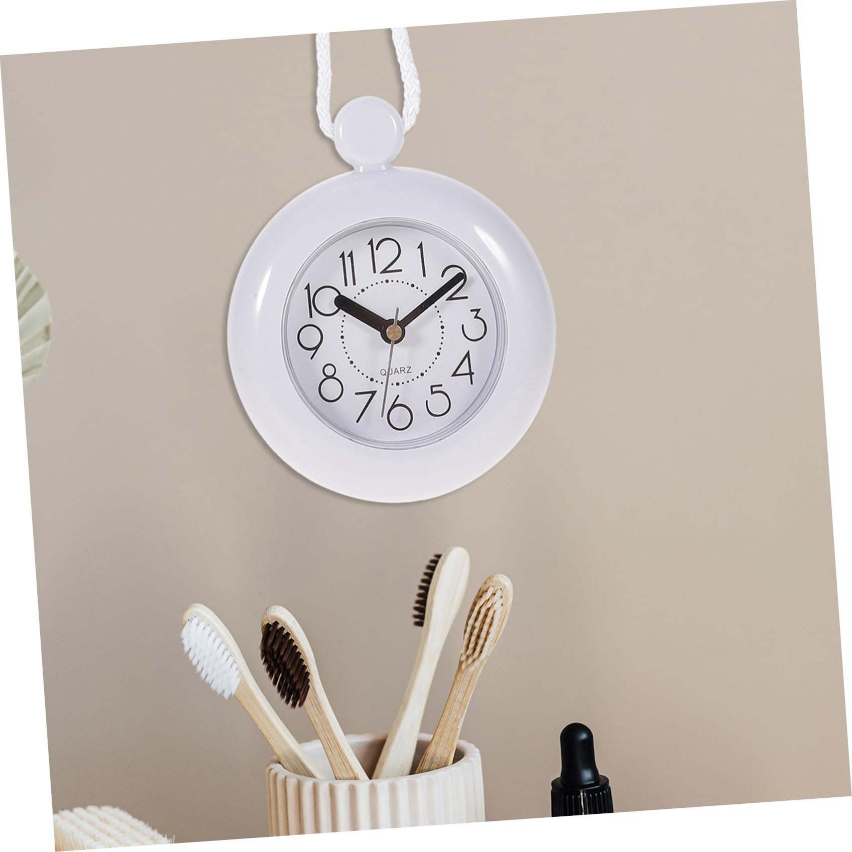 Garneck Orologio da parete per bagno impermeabile con design sospeso leggero, ideale per la decorazione di doccia sauna e piscina a batteria