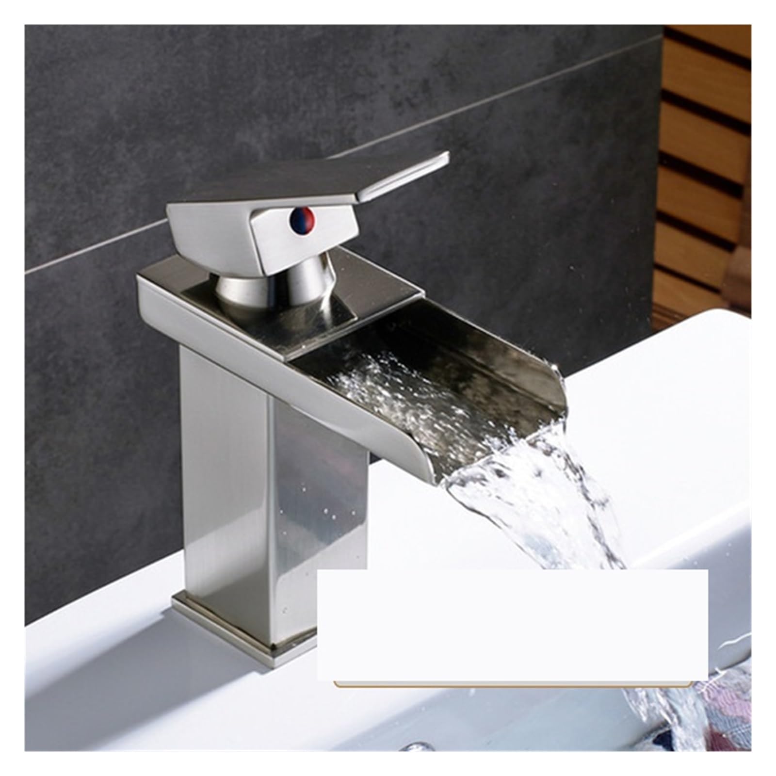 Robinet de lavabo cascade avec poignée unique et mitigeur vanité en laiton chaud et froid