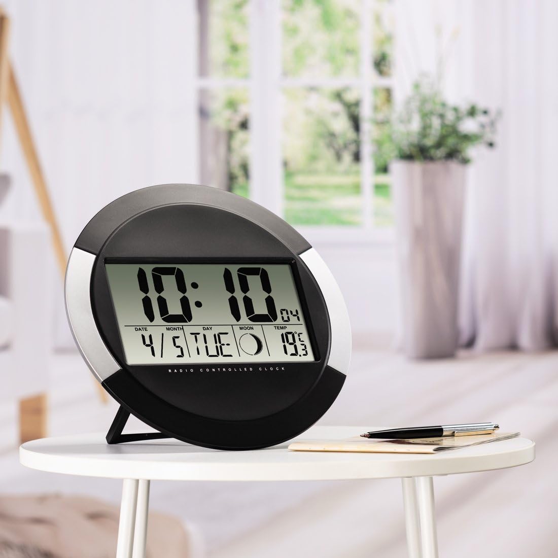 Hama | Reloj Digital Radio DCF Temperatura. (Fecha Lunar), Negro | Reloj pared y sobremesa. Hora automática DCF. Termómetro 0‑50°C. Fase lunar y fecha. Ajuste zona horaria. Silencioso.