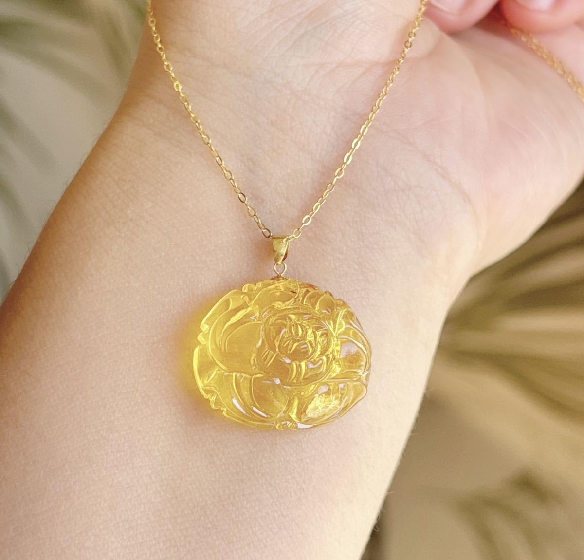 Amazon.co.jp: 天然原鉱蜜蝋ハニーアンバー（琥珀）花 k18金ネックレス 