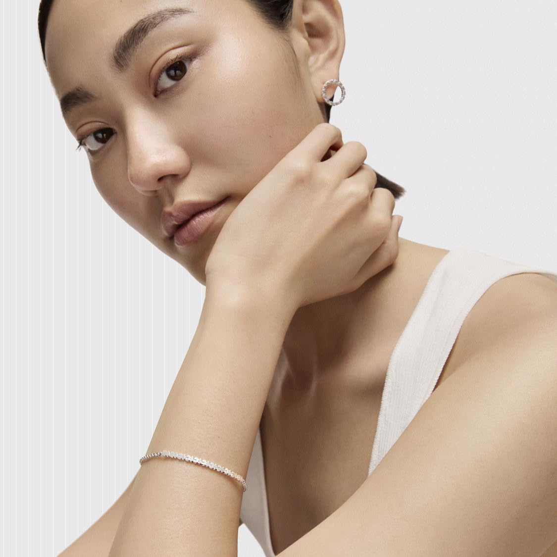 TOUS Pulsera de Plata de Primera Ley para Mujer con Motivo de 3.4cm, 17.5 cm de Largo, Clásica y Elegante, Colección Straight