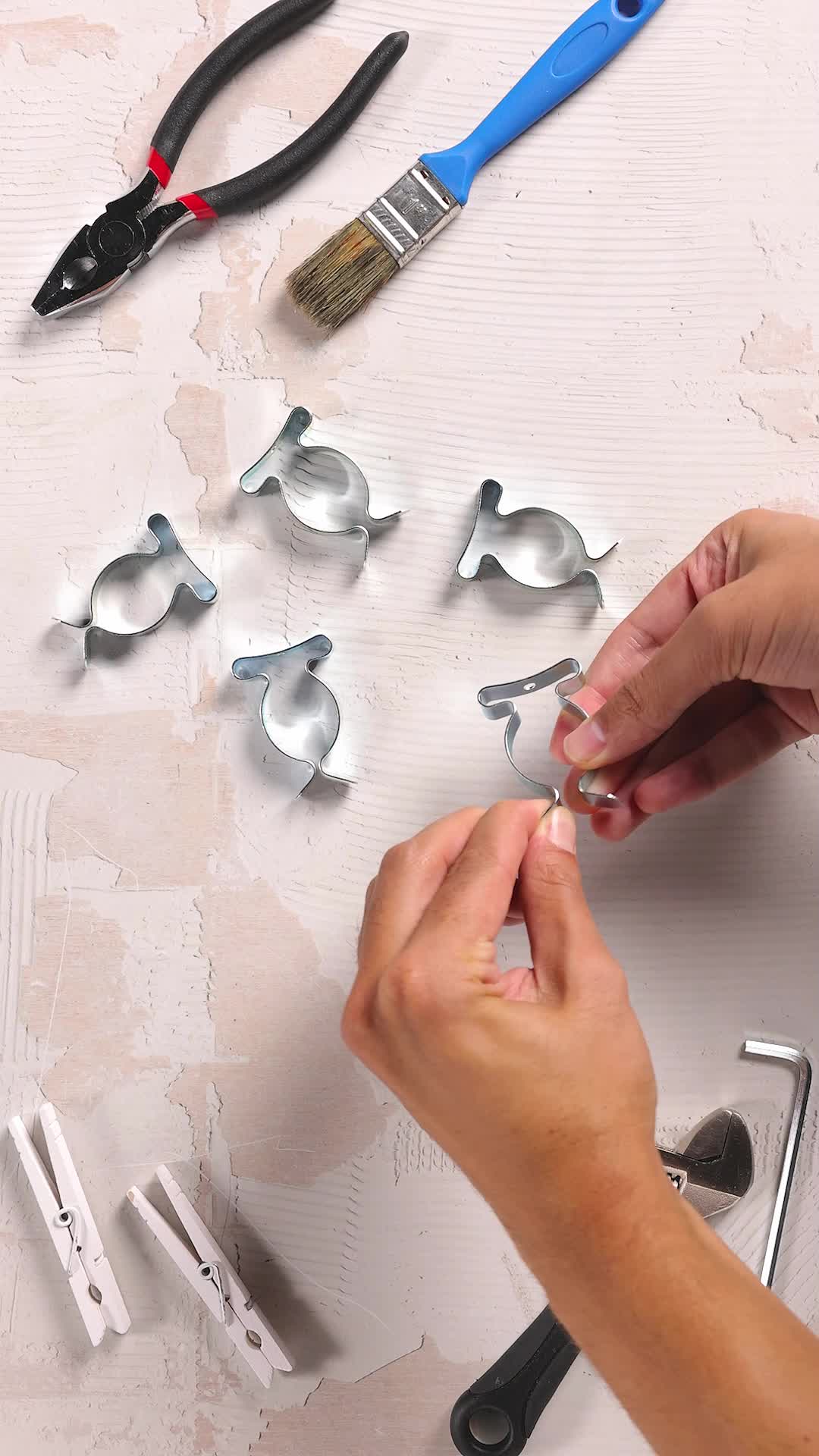 10 Contenitori Metallici Con Molla Per Tubi Elettronici 8 Pin (Octal) – Adatti Per Amplificatori EL84 6BQ5