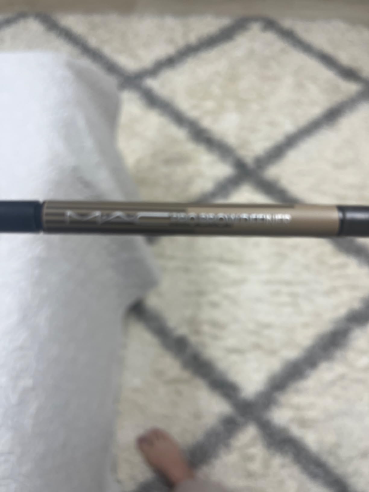 MAC Pro Brow Definer Pencil with 1mm Tip Brow Pencil Fling