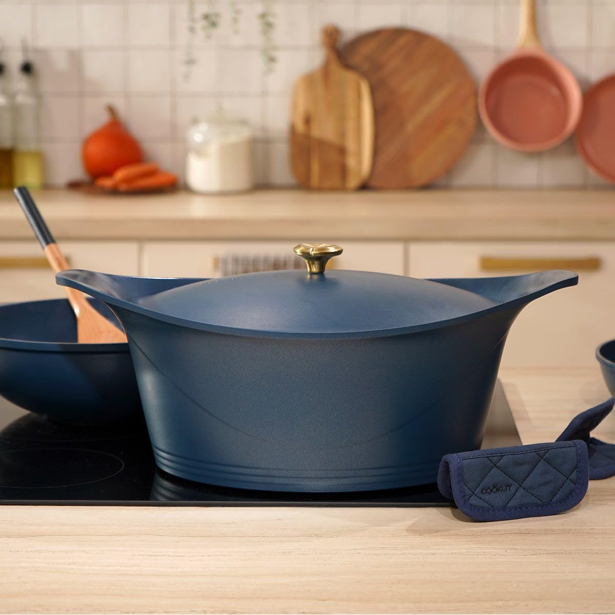 Cookut - L'incroyable Cocotte 33 cm avec poignée en métal et manique assorties - Myrtille