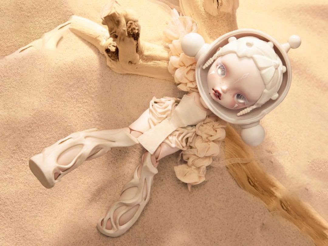 Amazon.co.jp: SKULLPANDA WHITE DEW アクションフィギュア Popmart 