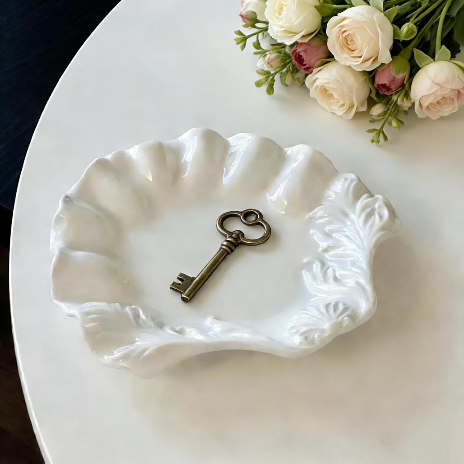 7.8" White Ceramic Decorative Bowl, Wavy Irregular Edge, Key Bowl, Jewelry Storage Bowl and Fruit Bowl, Multi-functional Decorative Item for Entryway Table, Coffee Table and Living Room