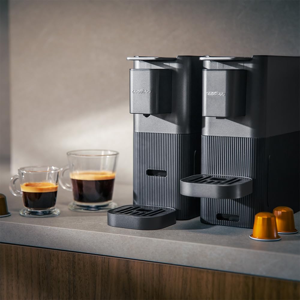Cecotec Macchina Caffè Capsule Power Caps 20+. Descaling Tablets 1400W, 20Bar, Compatibile Capsule Nespresso, Serbatoio Acqua 700ml, Thermoblock, Antiscivolo, Altezza Regolabile, Facile Pulizia
