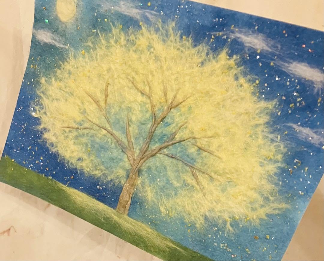 Amazon.co.jp: 和紙ちぎり絵『キラキラ黄色のふわふわの木』葉書サイズ