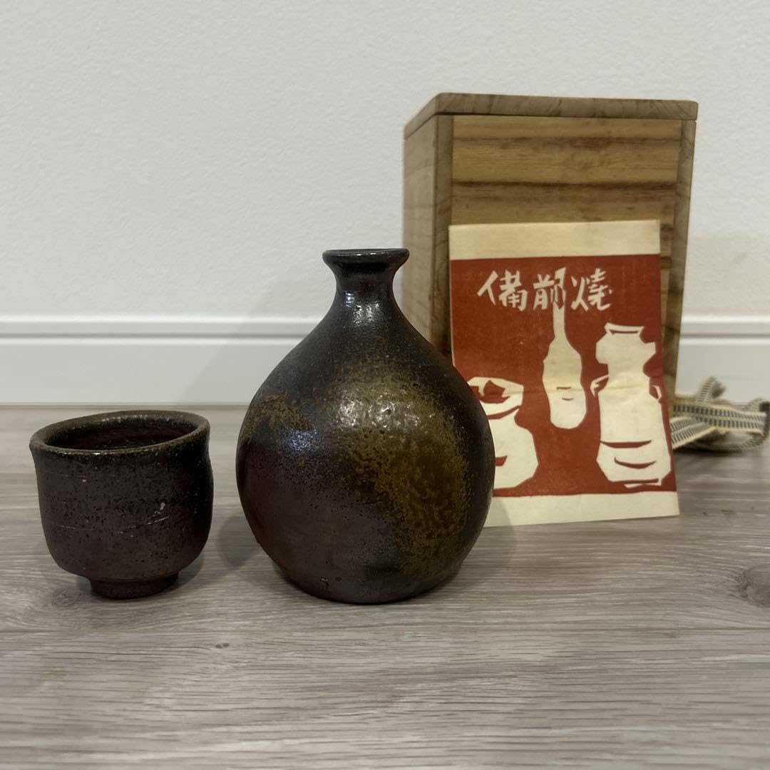 Living National Treasure Jun Isesaki Bizen Ware Scarlet Sake Ceremony, Tokuri Sake Cup, Guinibu