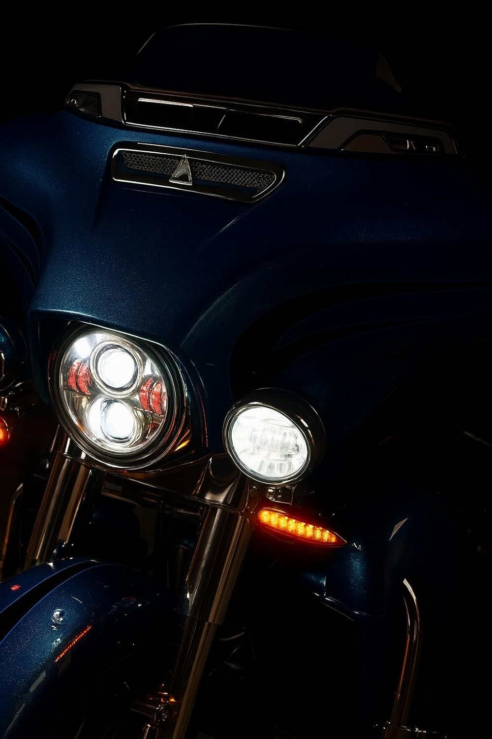 Eagle Lights HALOS LED Windshield Trim with White Running Lights & Amber Turn Signals for Harley-Davidson® Batwing Fairings, 2014 - Current Street Glide & Electra Glide Models (Black)