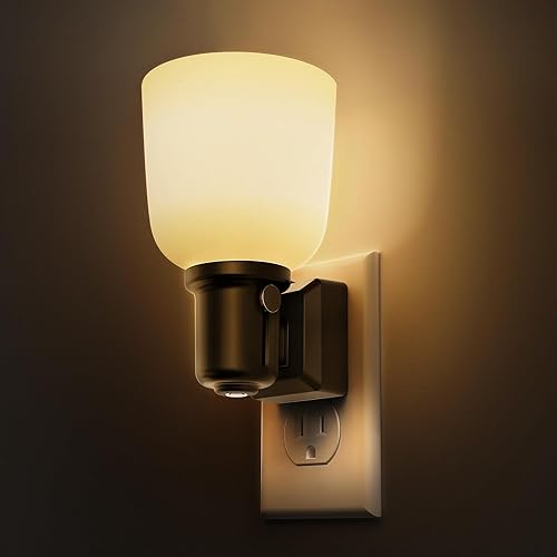 LOHAS - Luz nocturna enchufable, luz nocturna de copa de vino con sensor de atardecer a amanecer, luz cálida de 3000 K, brillo ajustable de 0 a 100