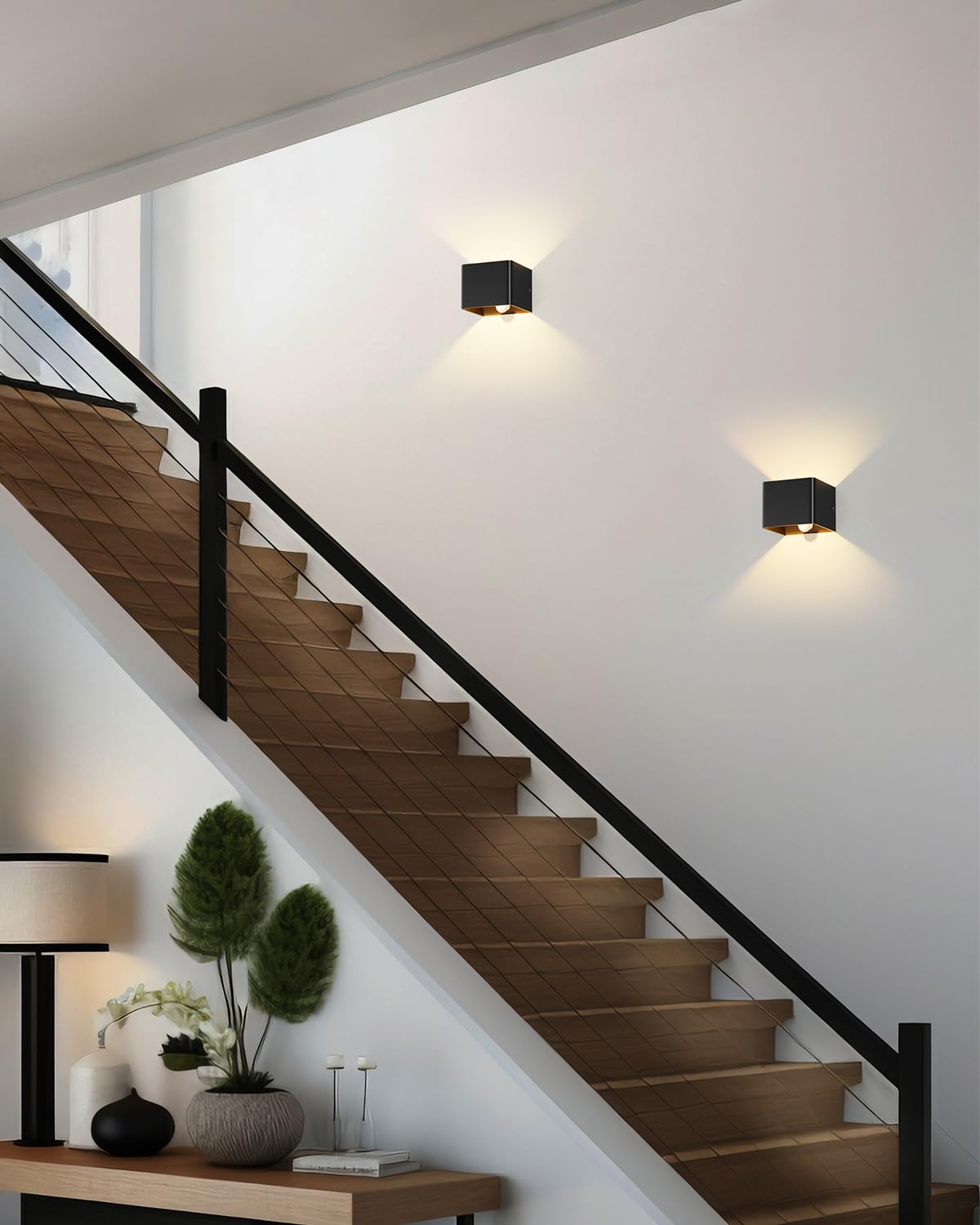 Kinamy Wandleuchte mit Bewegungsmelder Innen, LED Wandlampe Up Down, Wandbeleuchtung Moderne Schwarz, Wandleuchten für Flur, Treppen, Küche, Wohnzimmer, Schlafzimmer, 2 Stück (Packung mit 2)