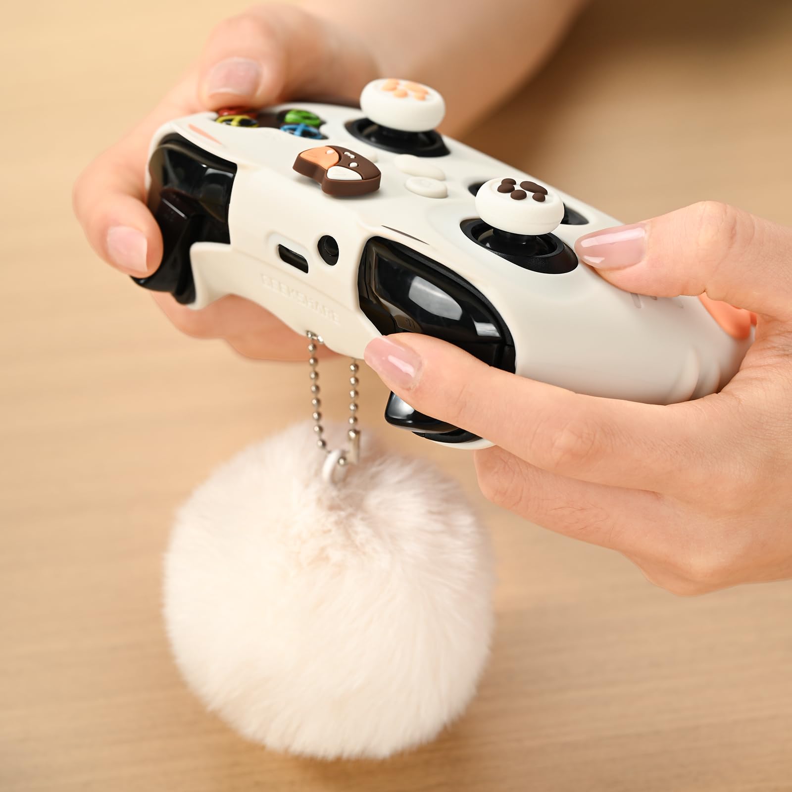 GeekShare Funda protectora de silicona para mando Xbox Series X/S, funda suave antideslizante con 2 tapas de joystick, agarre ergonómico para gamer, gato calico