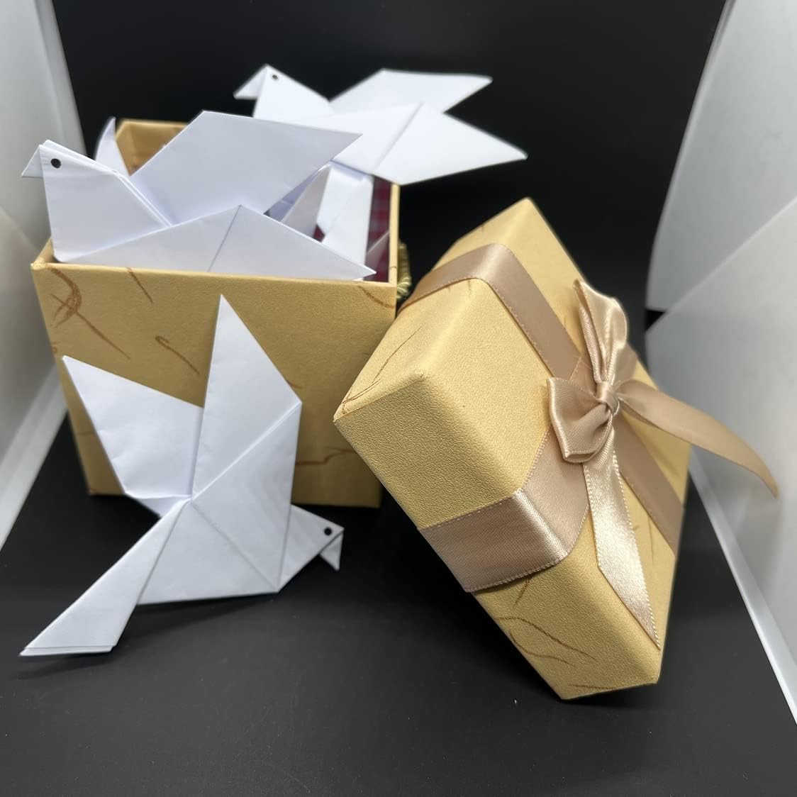 10Strings 5.9" Big Size Premade White Origami Paper Crane Garlands For Rustic Wedding Party Decorations Origami Cranes Folded Bird Streamers for Kids Party Décor Peace Dove Happiness