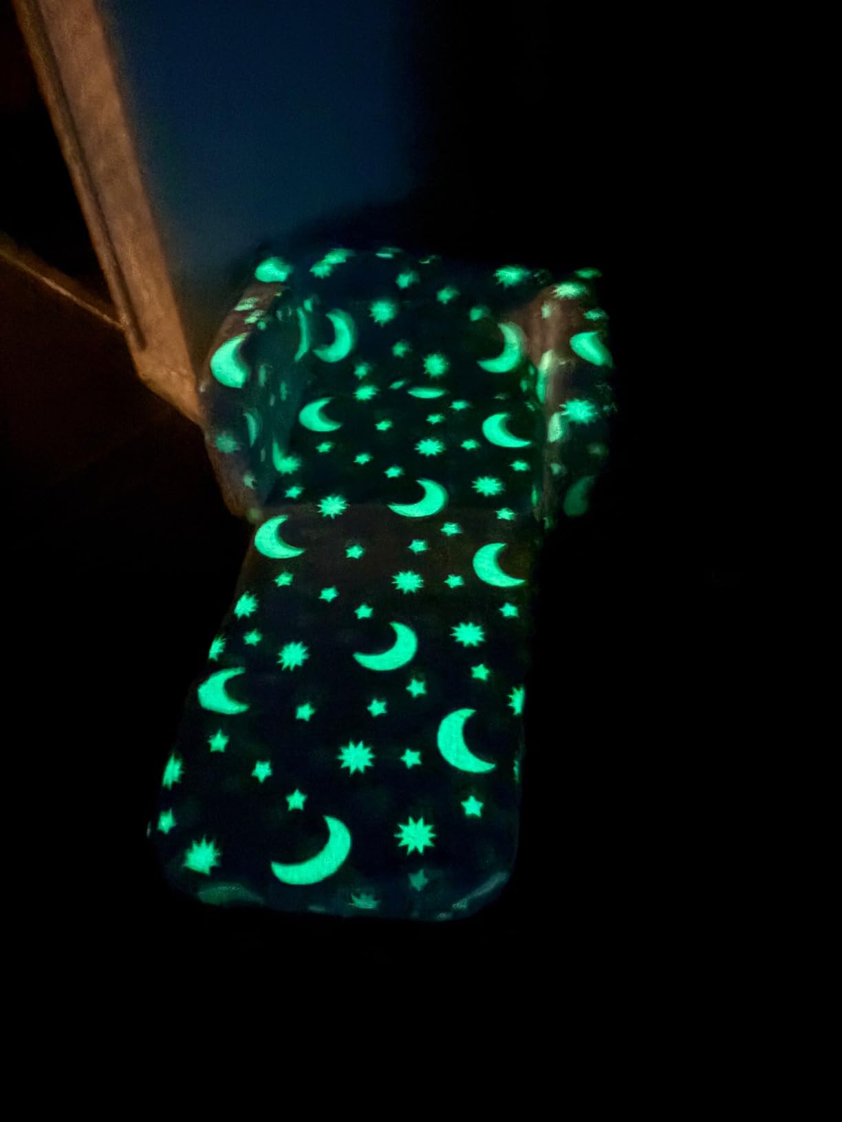 VEVOR Fold Out Kids Sofa, Glow In The Dark Kids Couch Chair, 2  In 1 Children Convertible Sofa To Lounger, Extra Soft Flip Out Toddler Couch For Siting And Sleeping, For Bedroom And Playroom