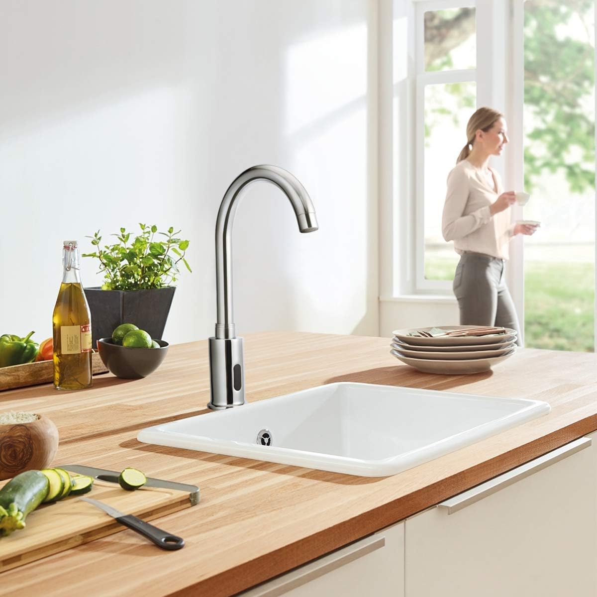 Tор Brаndѕ Gimify Touchless Kitchen Faucet Kitchen Sink Motion Sensor Smart Faucet Hands Free Automatic Faucet Tap, Hot and Cold Mixer Control, Battery Powered, Solid Brass, Chrome Finished