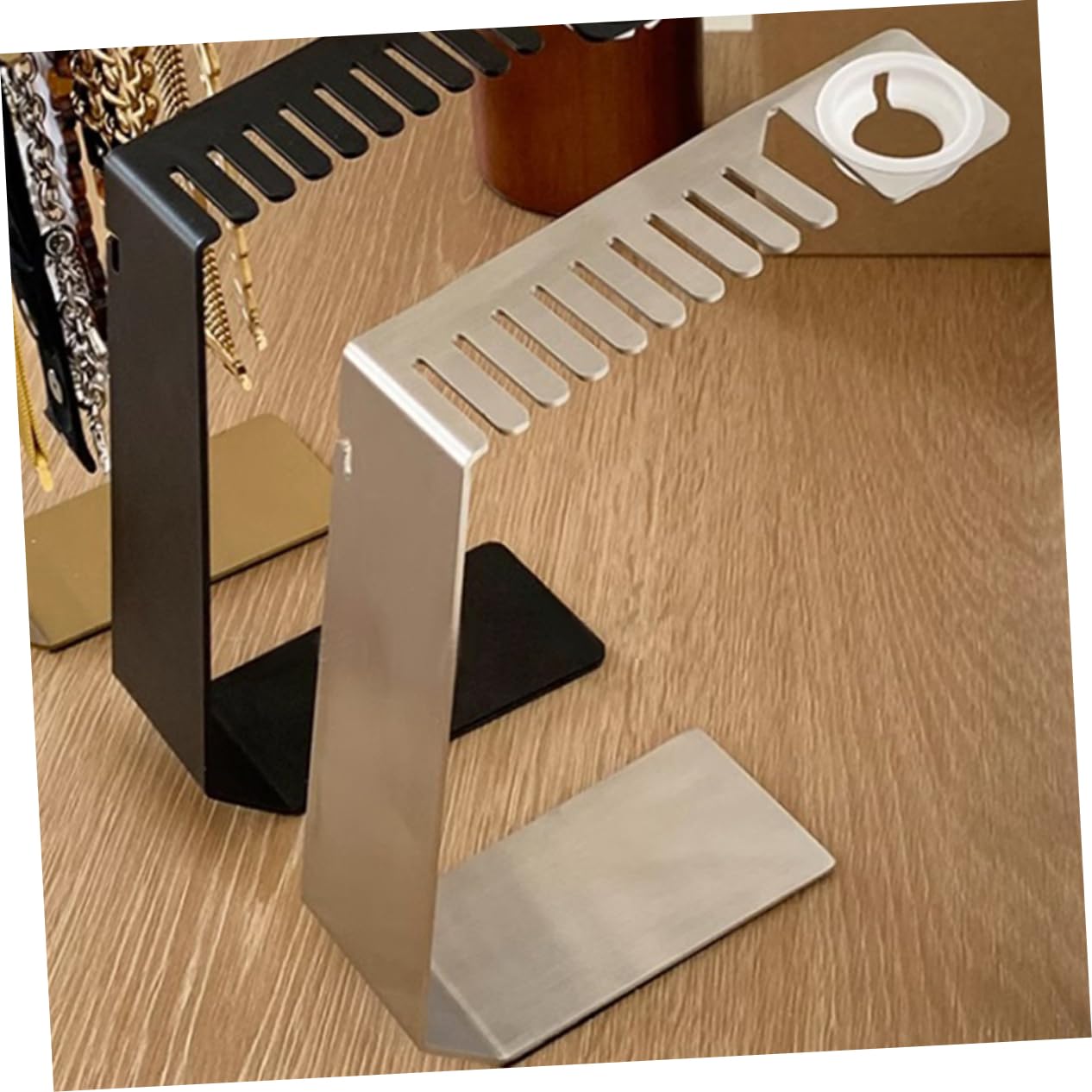 Hemobllo Supporto in Metallo per Cinturini da Orologio Espositore Multiuso per Caricabatterie Smartwatch Base da Tavolo per Cinturini da Orologio