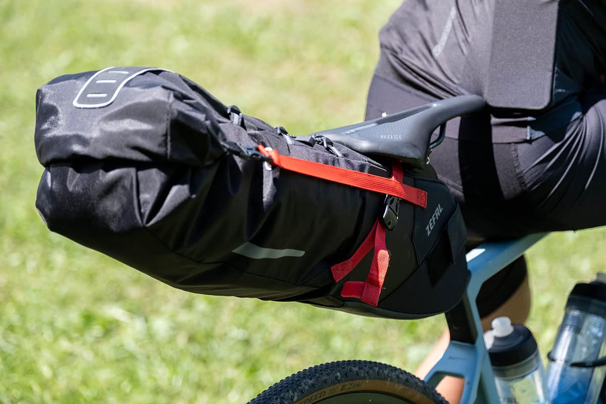 ZEFAL Z Adventure R17 - Sacoche de Selle Vélo Etanche - Sacoche Velo Arriere Universelle - Sac Bikepacking - 17 L, Noir