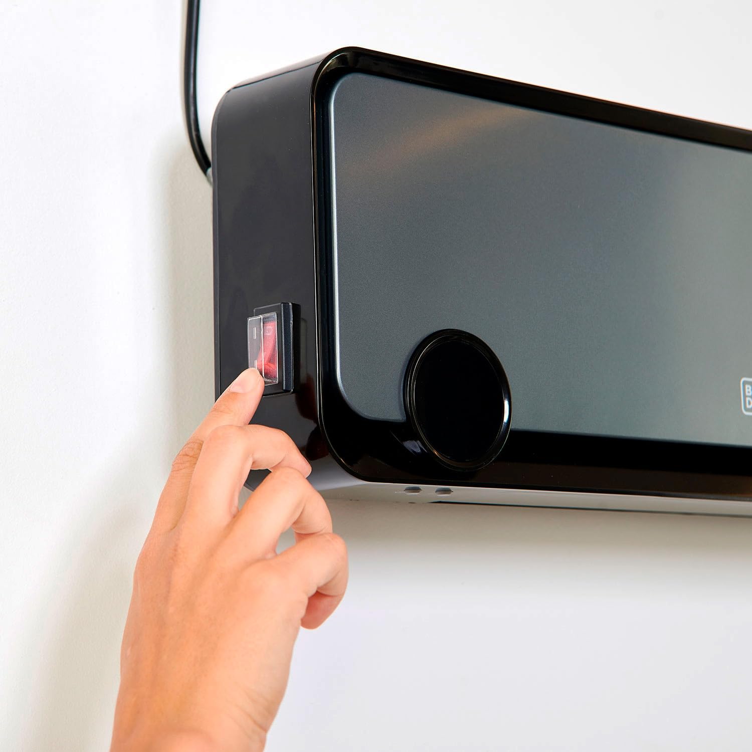 BLACK + DECKER BXWSH2000E - Termoventilatore ceramico da parete, adatto per bagni, con termostato elettronico, programmatore, timer e telecomando. Display LED, sistema PTC e oscillazione automatica