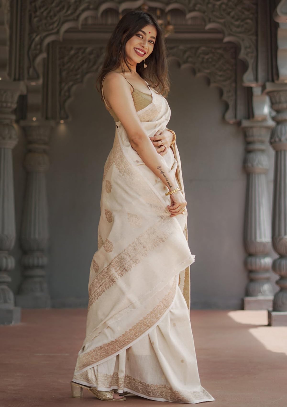 Sugathari Sari da donna in seta jacquard dell'India merid