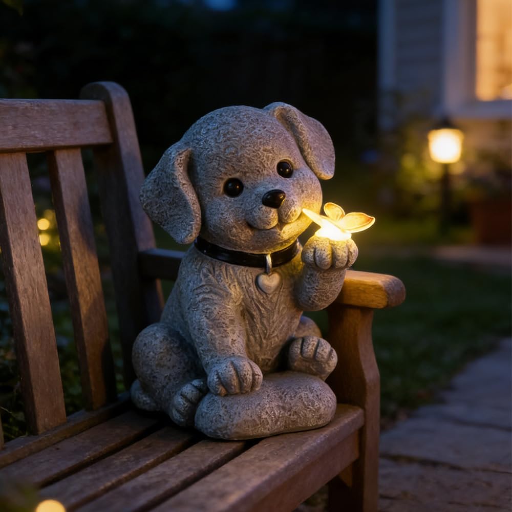 Figurine de Chien Solaire, Statue Solaire de Jardin Chien Ornament Outdoor avec Papillons Figurine d'animal de Jardin Lumière Solaire Statue Jardin Exterieur pour Cadeau de Pendaison de Crémaillère