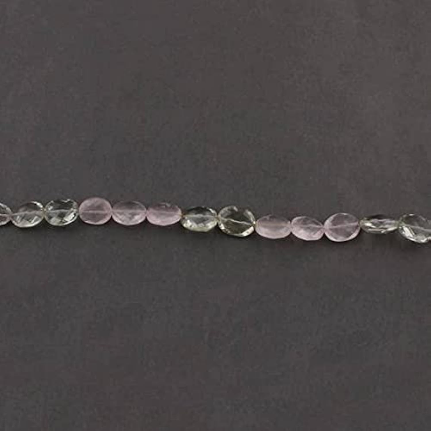 Pierres multicolores plates pour bijoux DIY : résolvez le manque d'éclat de vos colliers