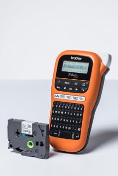 Brother PT-E110 Label Maker ، طابعة ملصقات كهربائية P-Touch ، محمولة باليد ، لوحة مفاتيح QWERTY ، ملصقات تصل إلى 12 مم ، تتضمن 12 مم أسود على شريط أبيض