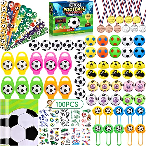 Amzeeniu 100PCS Football Pinata Anniversaire Garcon,Petits Cadeaux Deco Anniversaire Foot Balles Anti-stress Sifflets,Medailles,Tatouage,Sacs Cadeaux de Fête de Football Enfant Pinata Party Faveurs Cover