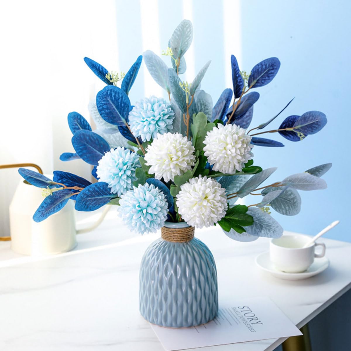 YARNOW Bouquet Simulé Hortensia Bleu avec Vase en Céramique et Fleur en Soie, sans Arrosage, Décoration pour Réunion à Domicile ou Fête à Thème