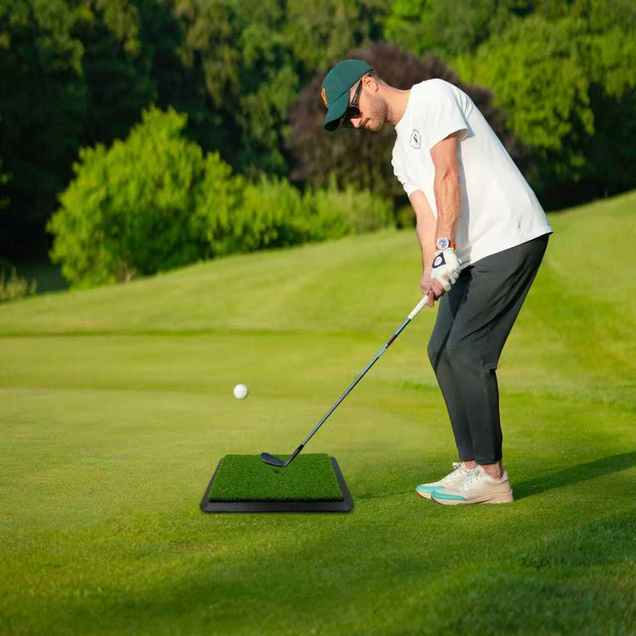 Mastergo Golf Practice Mat with Swing Path Tracker, 4-in-1 Portable Turf Training Aid (Fairway, Rough, Tee Box), Non-Slip Heavy Duty Rubber Base for Indoor/Outdoor Hitting