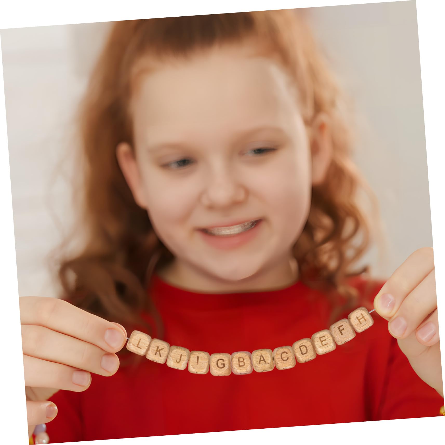 260 Stück Teiliges Beech Wood Buchstabenperlen für Armbänder und Schmuck Quadratische Natürliche Holzperlen mit Alphabetbuchstaben für DIY Halsketten Kreative und