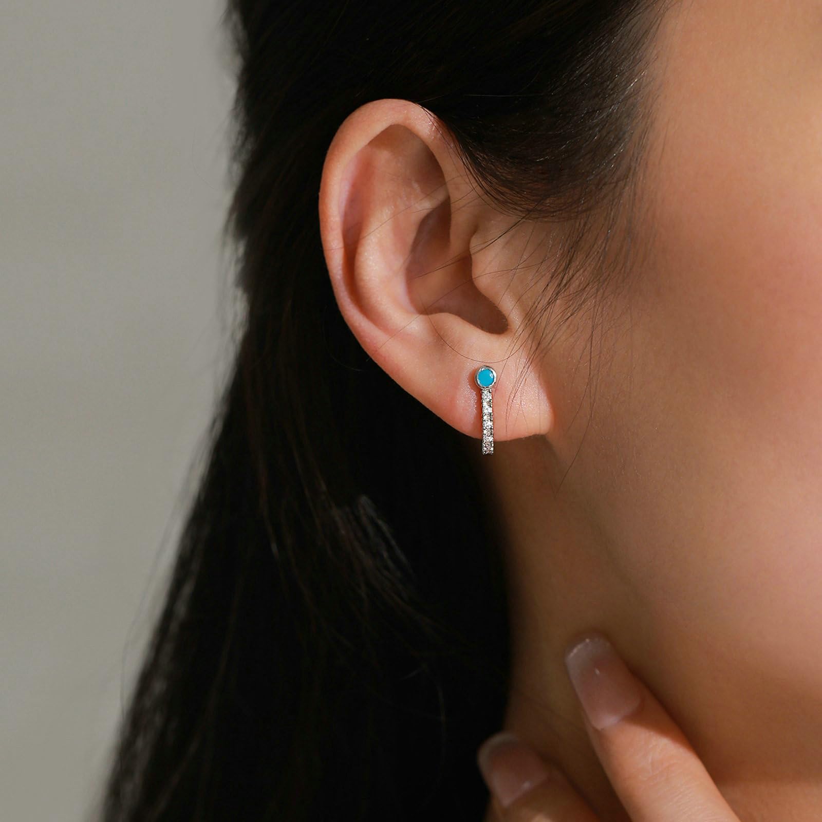 Orecchini in oro 750 585 375 con turchese, da donna, a forma di J con turchese e moissanite, per chi soffre di allergie