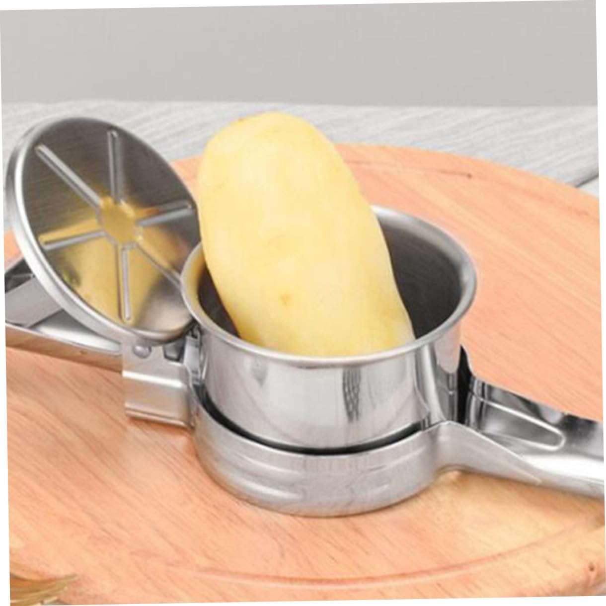 SEWACC Stainless Steel Potato Ricer Manual Crusher for Mashing Potatoes and Vegetables Comfortable Grip Kitchen Tool for Fruit and Vegetable Puree Multi-function Masher