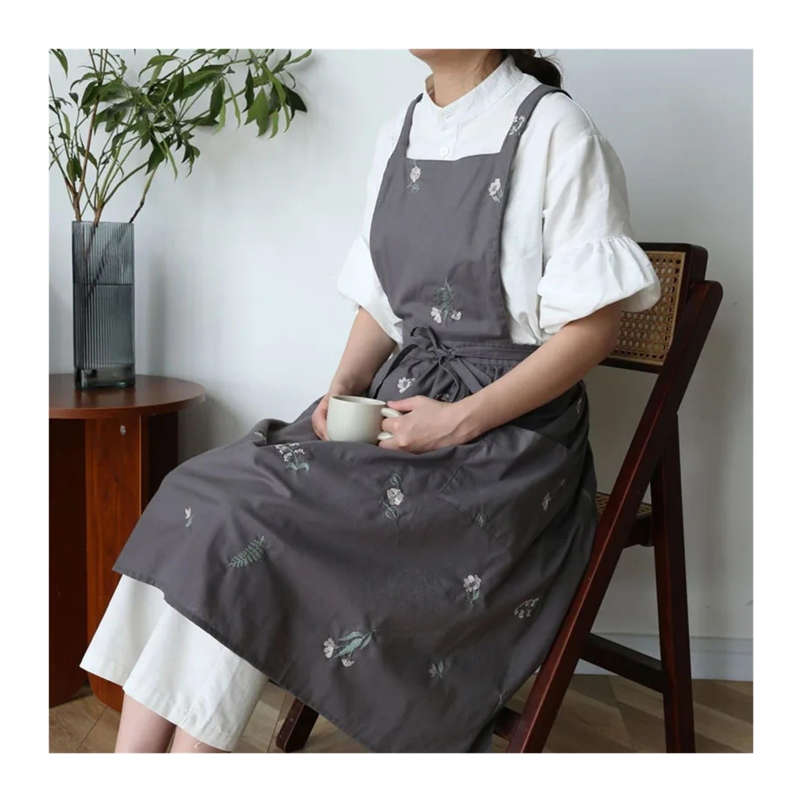 Tela Grembiuli Grembiule da donna in cotone impermeabile ricamato, con incrocio sul retro, a pieghe lunghe, utilizzato for lavori di cucina