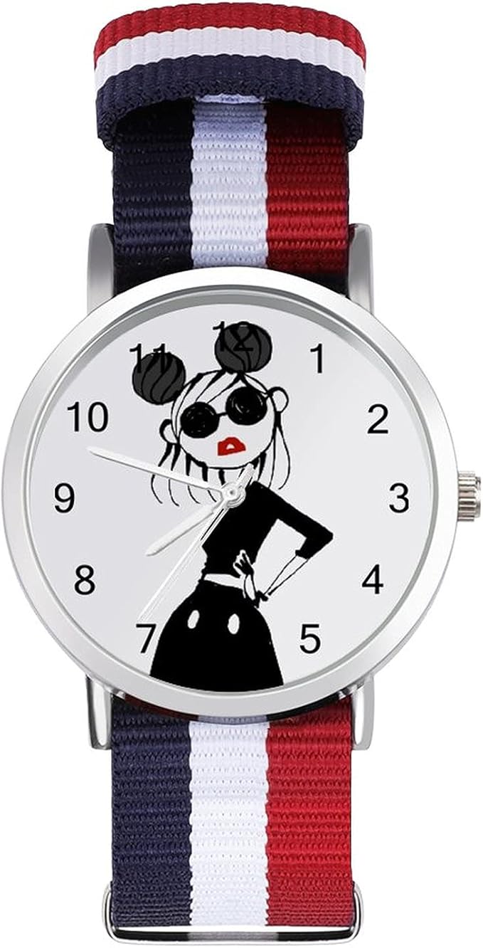 Amazon 腕時計 Miura Daichi ユニセックス ウォッチ シルバー 40mm 北欧 デザイナーウォッチ ナイロンストラップ 男性と女性のためのカジュアルな時計 腕時計 ファッション 通販