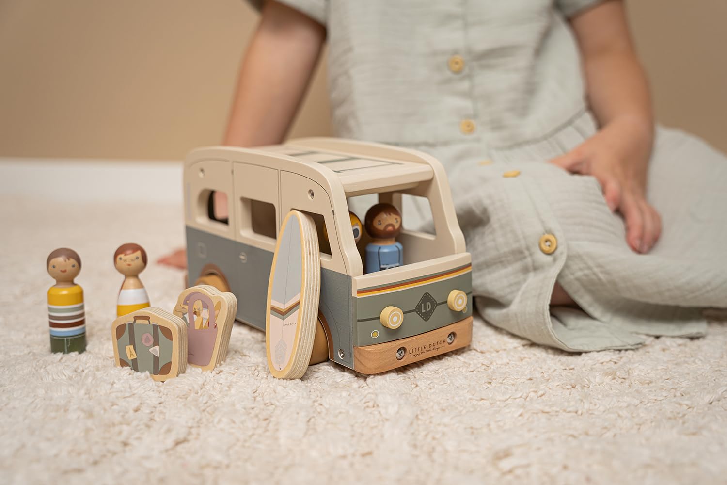 Little Dutch Camper Bus Wohnmobil Auto Vintage inkl. Spielfiguren Holz Kinder - grün