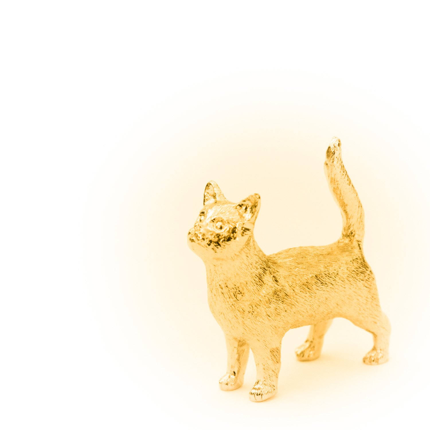 Amazon | ネコ（猫）（立ち姿） 22ct ゴールドプレート イギリス製