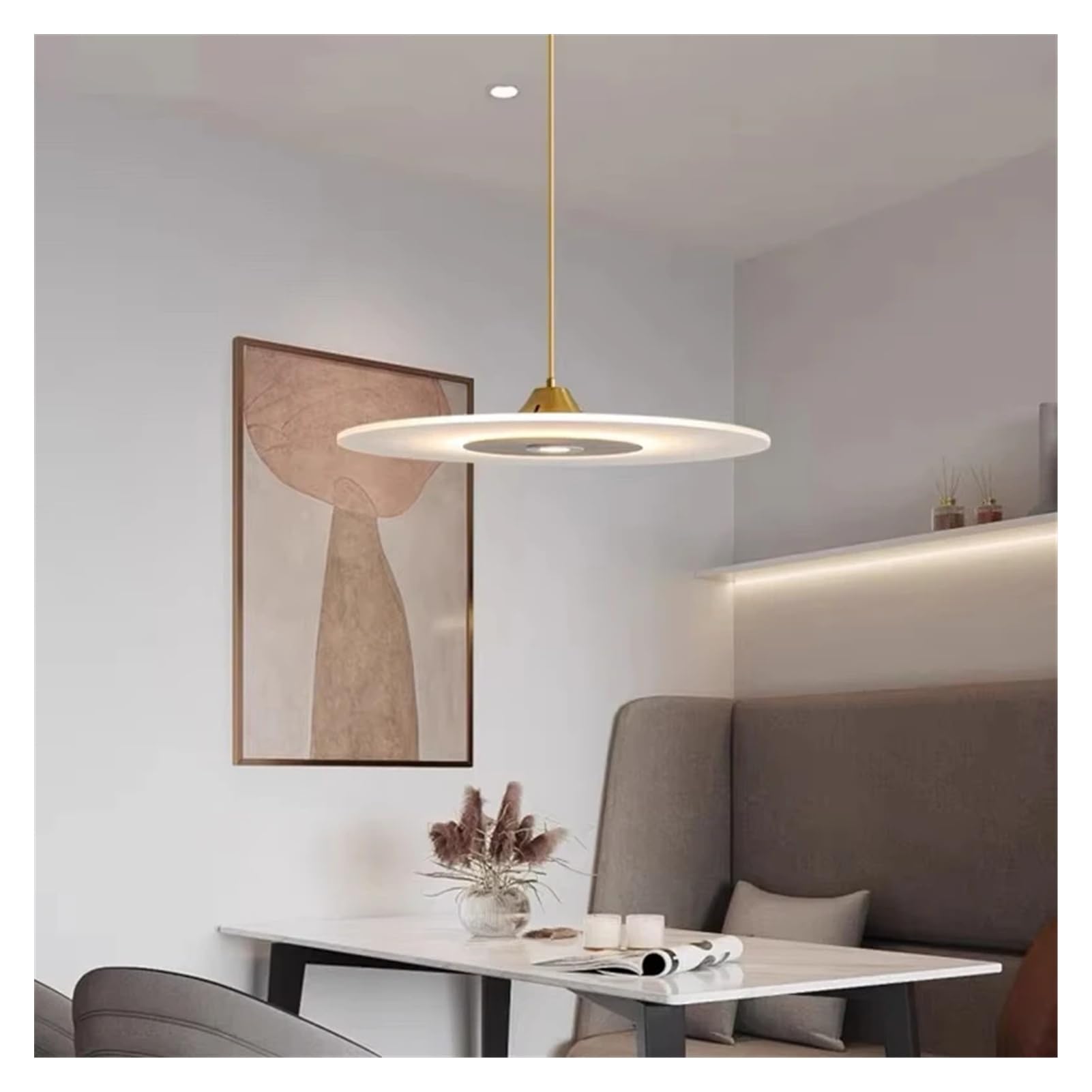 Minimalistyczny i kreatywny żyrandol do jadalni, salonu, biura lub sypialni, okrągła lampa wisząca LED w kształcie latającego spodka (D40 cm, złoty, zimna biel)