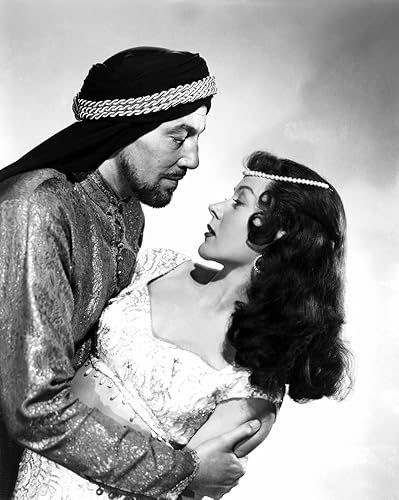 Impresión fotográfica de Prisoners of the Casbah From Left Cesar Romero Gloria Grahame 1953 (16 x 20)