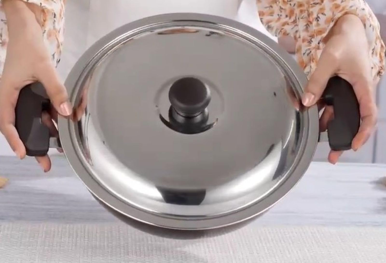 Lalit Kishori Non-Stick Kadhai with SS Lid | Fry Pan Kadai | Flat Bottom Induction Kadhai For Roasting Pickling Deep Frying and Sautéing (Multi, 3 Liter (26cm))